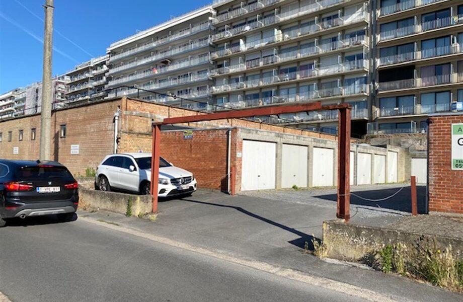 Garage (ferme) à vendre a Westende