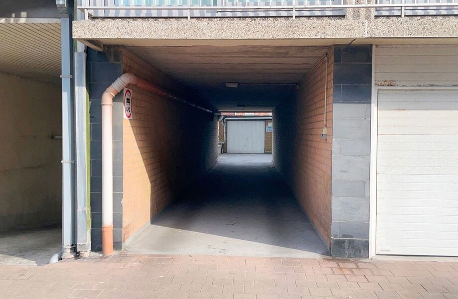 Gesloten garagebox te koop in Westende